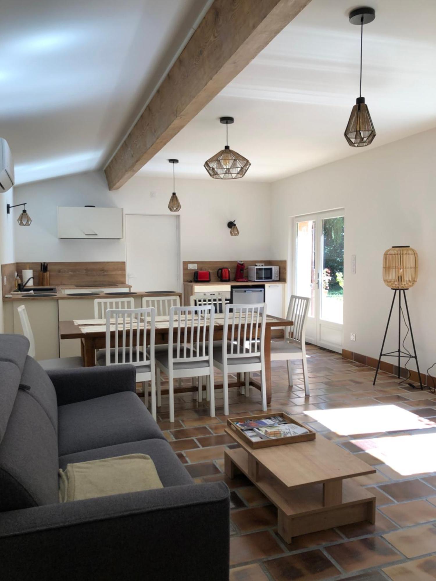 Gite En Provence Dans Grand Jardin Avec Piscine Partagee Cornillon-Confoux Buitenkant foto